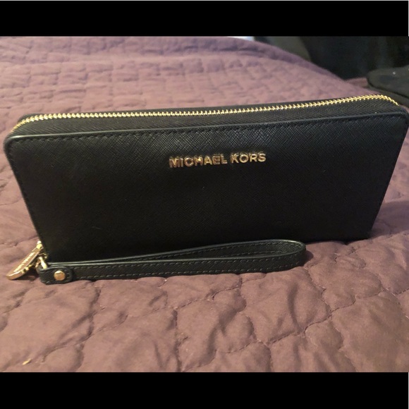 Michael Kors Leather Wristlet - Picture 5 of 5